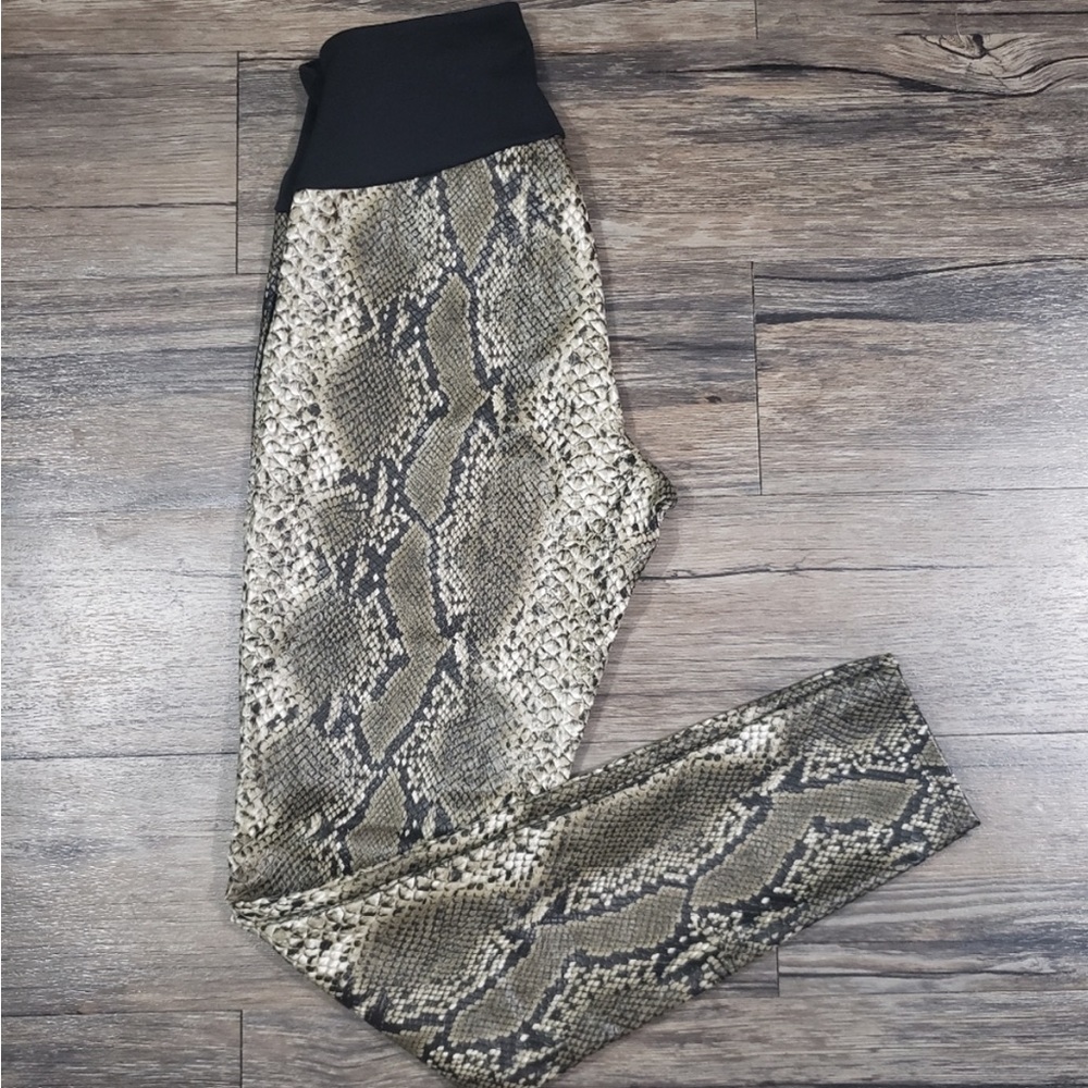 Spanx Assets Faux Leather Snakeskin/Python Leggin… - image 6